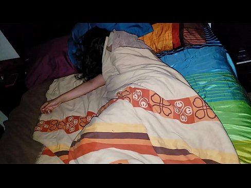 ❤️ Stepson berating indung suku ngora na bari manehna saré. Sex di urang ﹏
